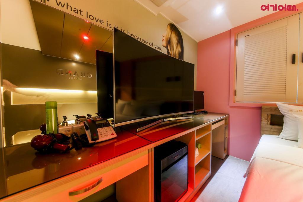 Goodstay Grand Motel Chuncheon Dış mekan fotoğraf